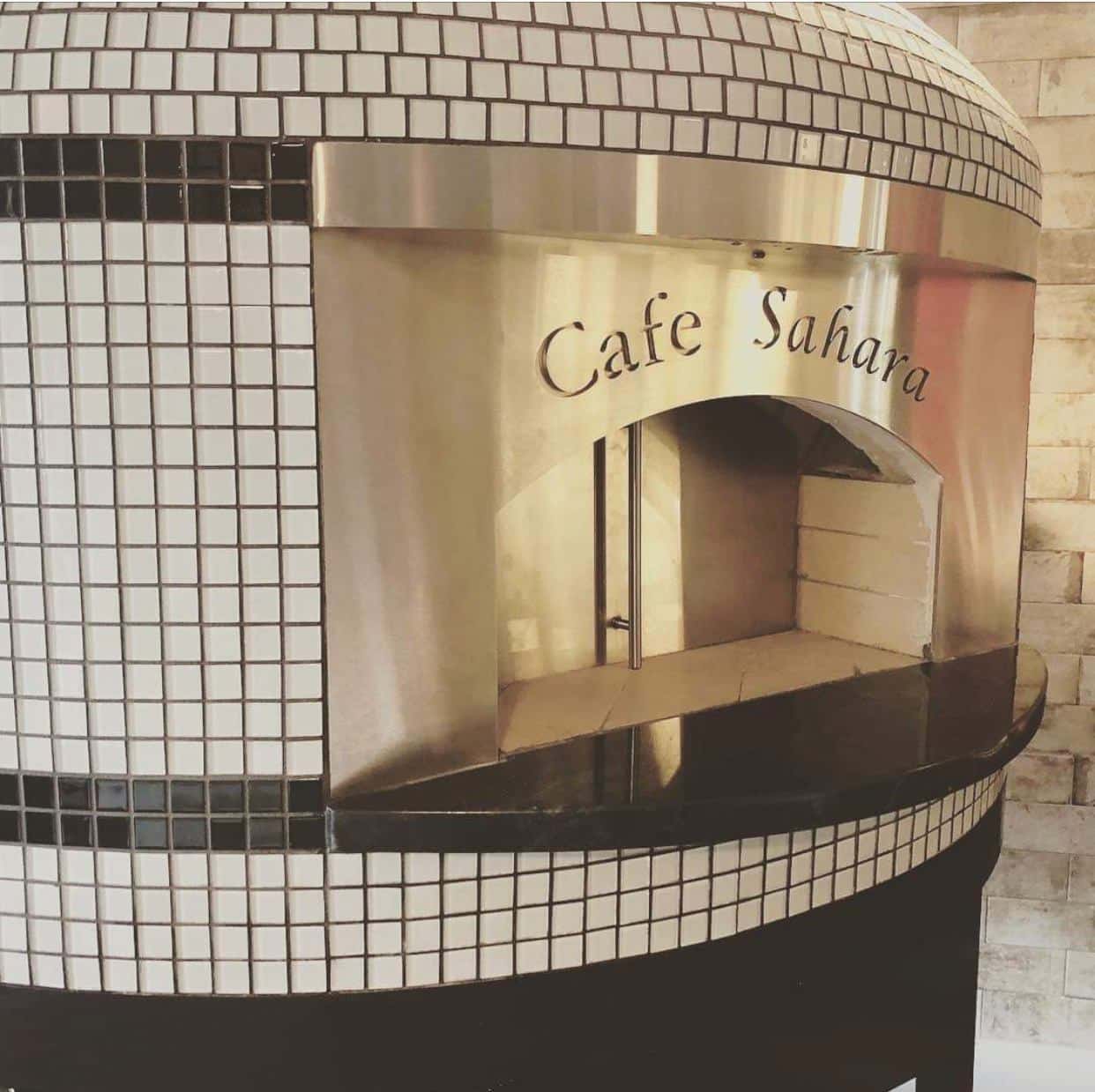 Traditional pizza oven with a custom engraved name plate by Forno Nardona