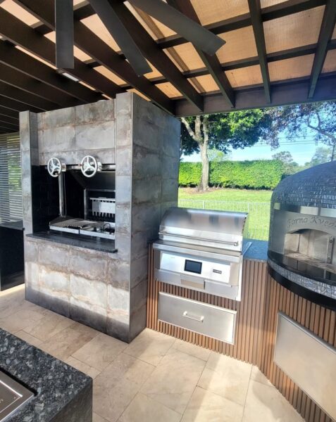 A Forno Nardona Napoli oven installed in an outdoor kitchen