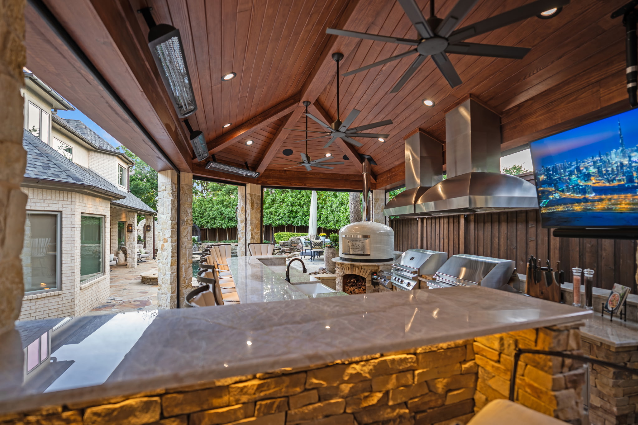 How to Design an Outdoor Pizza Kitchen